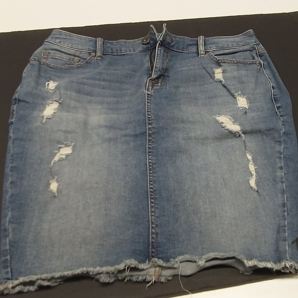 Torrid Denim Skirt (Size 14)